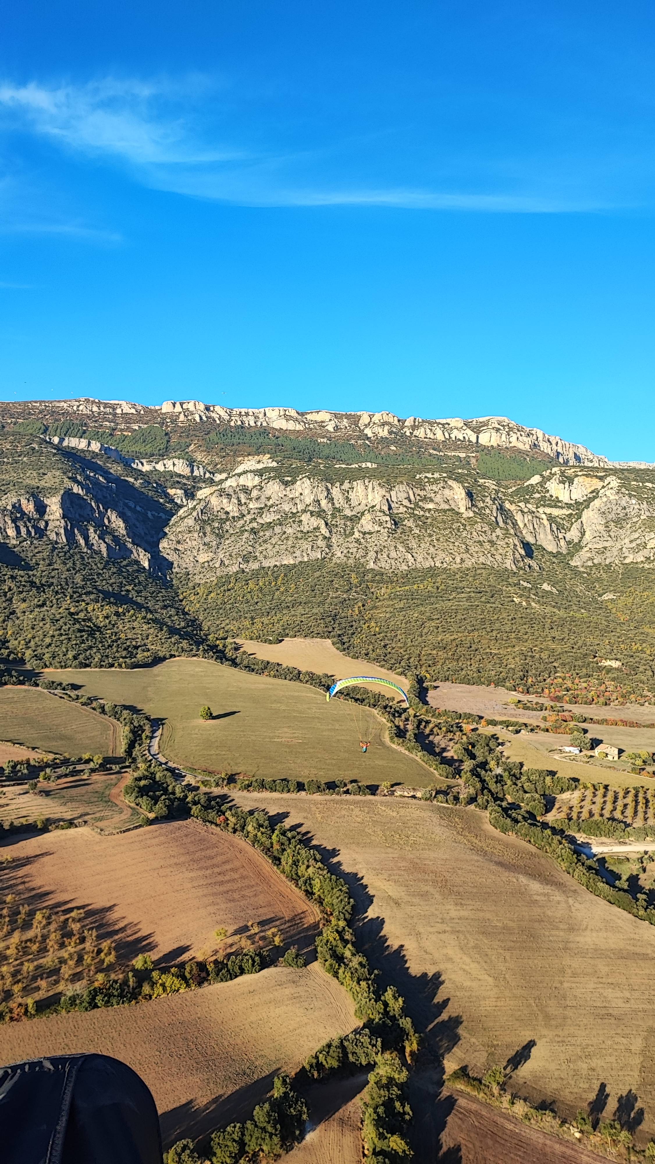 Picture from Area related to Montlleó, Serrat de Coron, Cap de la Serra shoot by Benjamin Boutellier